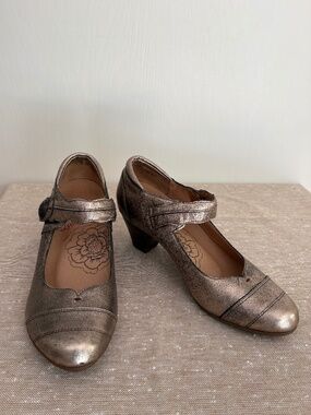 Art Deco Style Metallic Bronze Leather Coquette Whimsigoth Mary Jane Heels, Sz 8